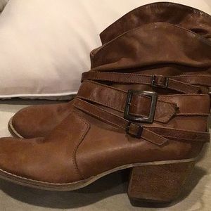 MIA classic leather ankle boots